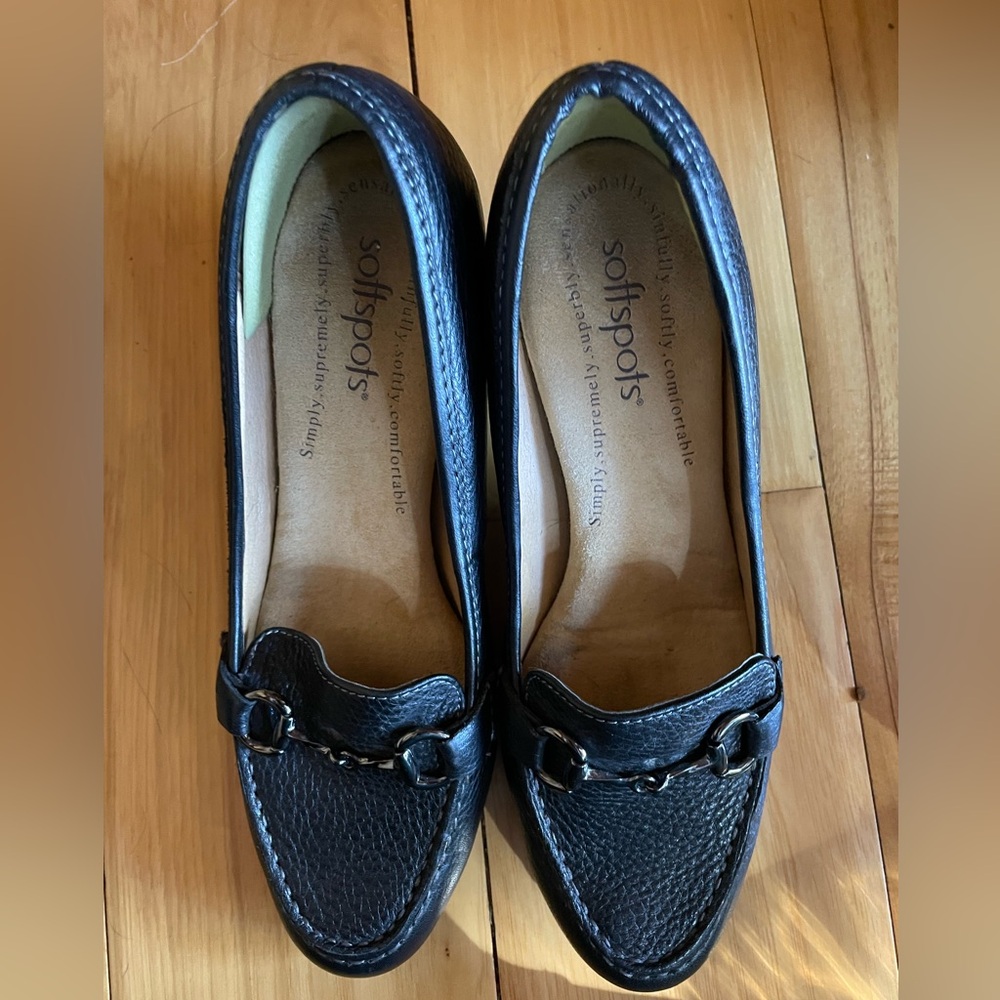 Softspots Black Pebbled Leather Slip-On Loafers with Metal Bit - Picture 1 of 4